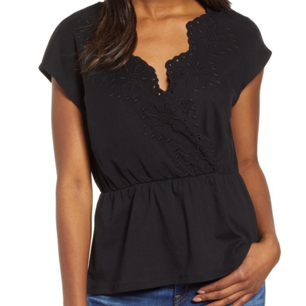 Caslon Black Top